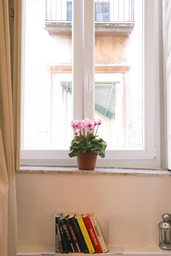 La Casa Del Nespolo, 2 Terrazzi E 2 Bagni In Centro Apartment Napoli Bagian luar foto