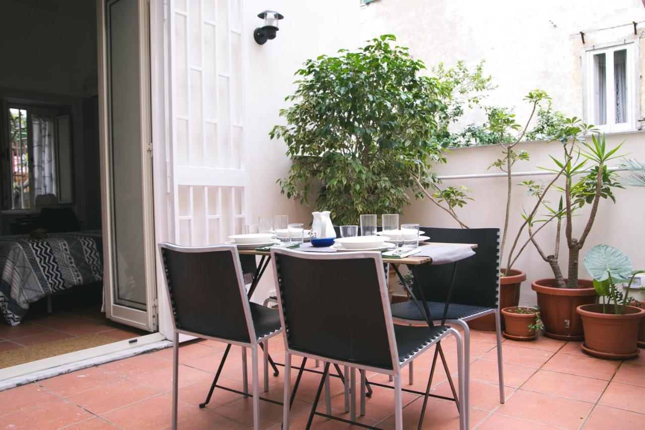 La Casa Del Nespolo, 2 Terrazzi E 2 Bagni In Centro Apartment Napoli Bagian luar foto