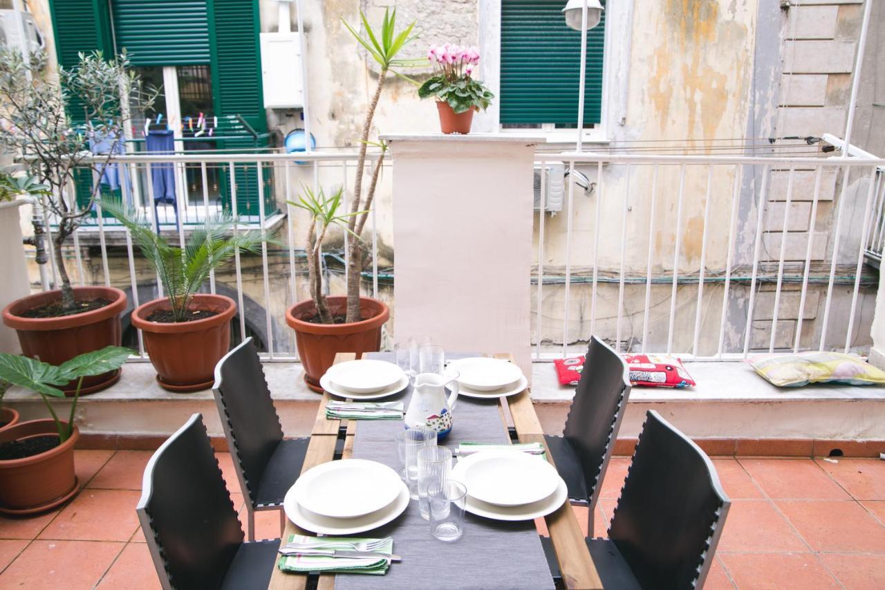 La Casa Del Nespolo, 2 Terrazzi E 2 Bagni In Centro Apartment Napoli Bagian luar foto