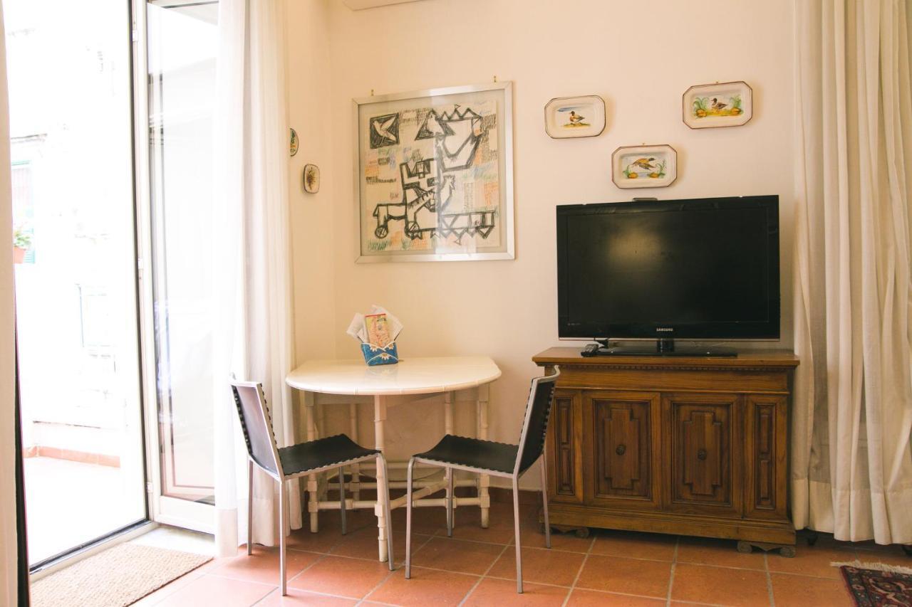 La Casa Del Nespolo, 2 Terrazzi E 2 Bagni In Centro Apartment Napoli Bagian luar foto